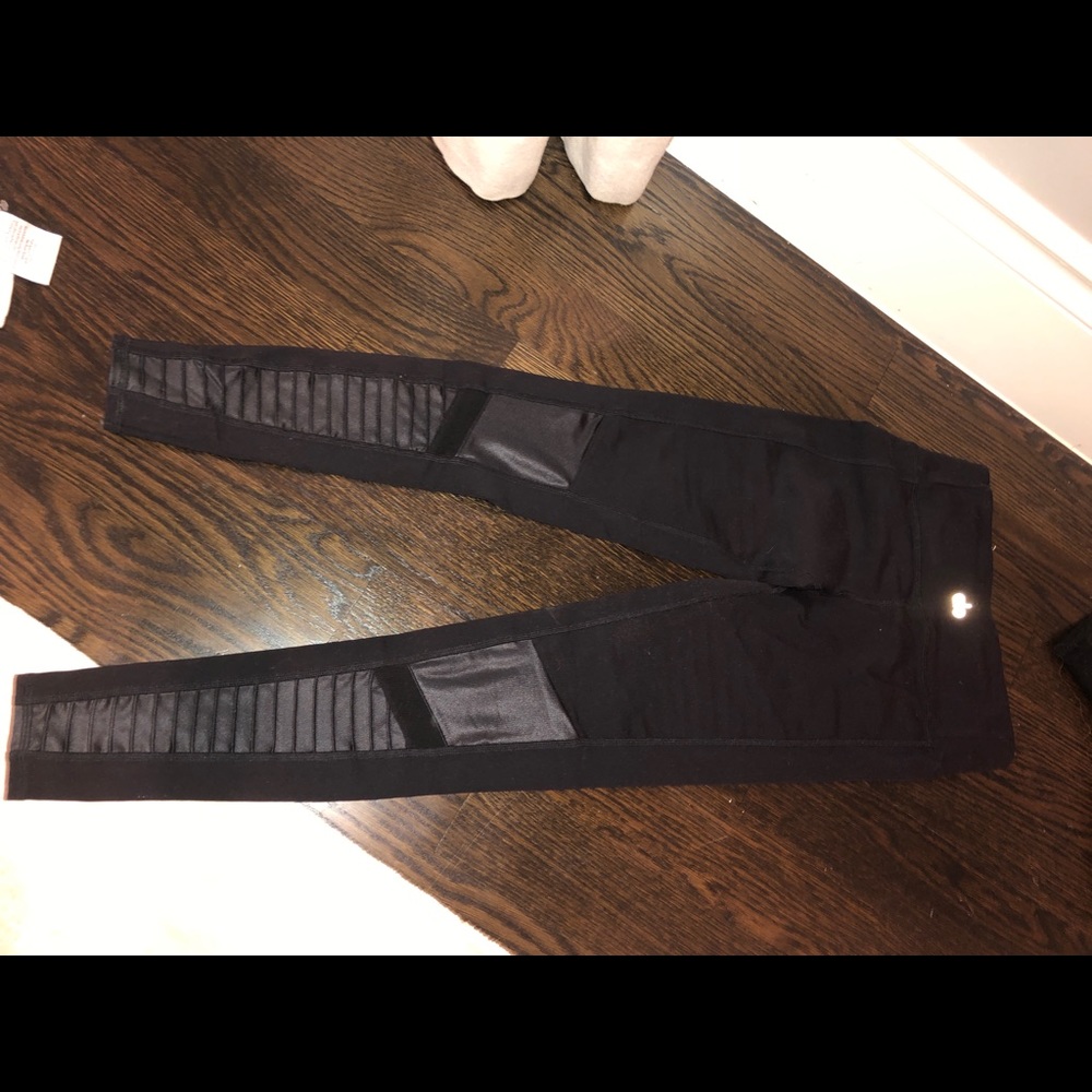 Alo Yoga High-Waist Moro Legging
